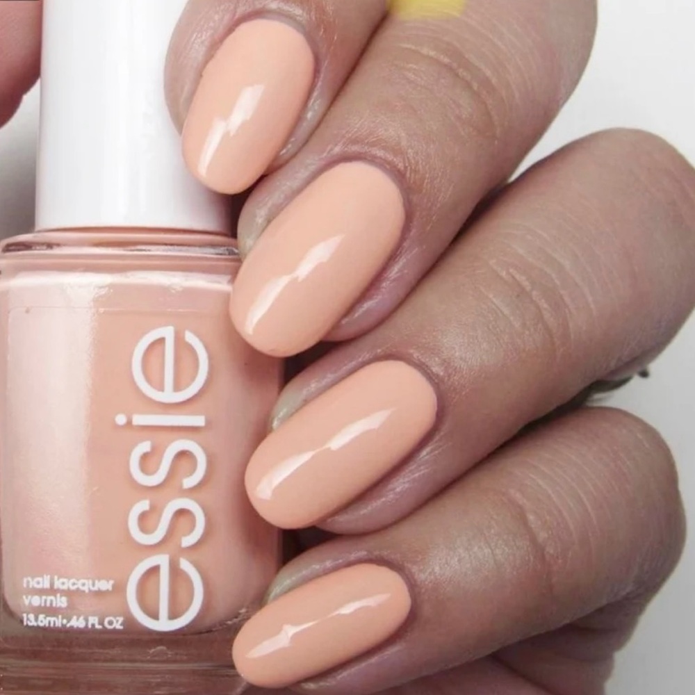 essie nail polish #165 sew gifted